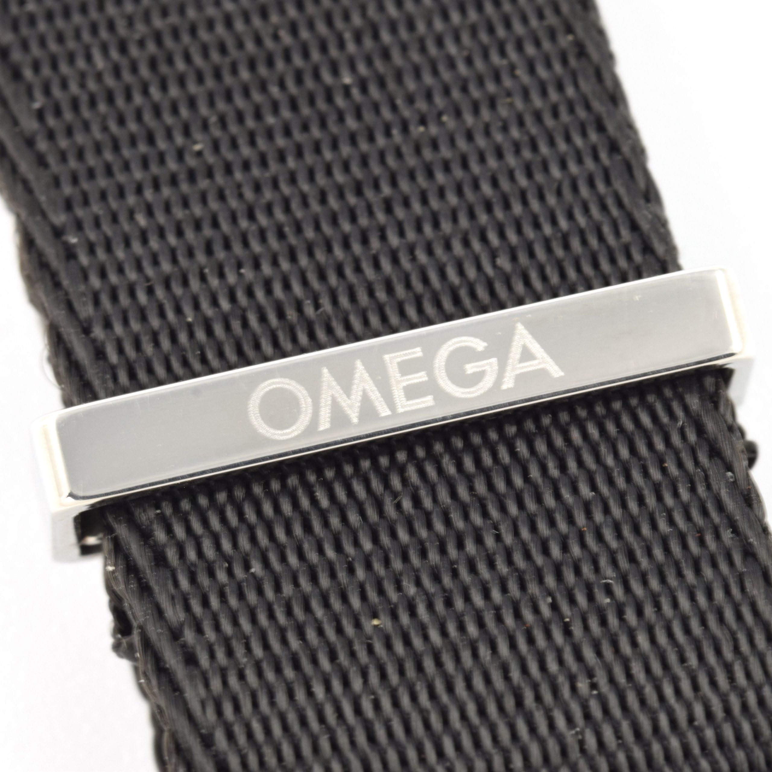 Omega Speedmaster NATO Black ZSZ002084 20mm Watch Strap & Buckle – Genuine Omega Replacement - Image 4