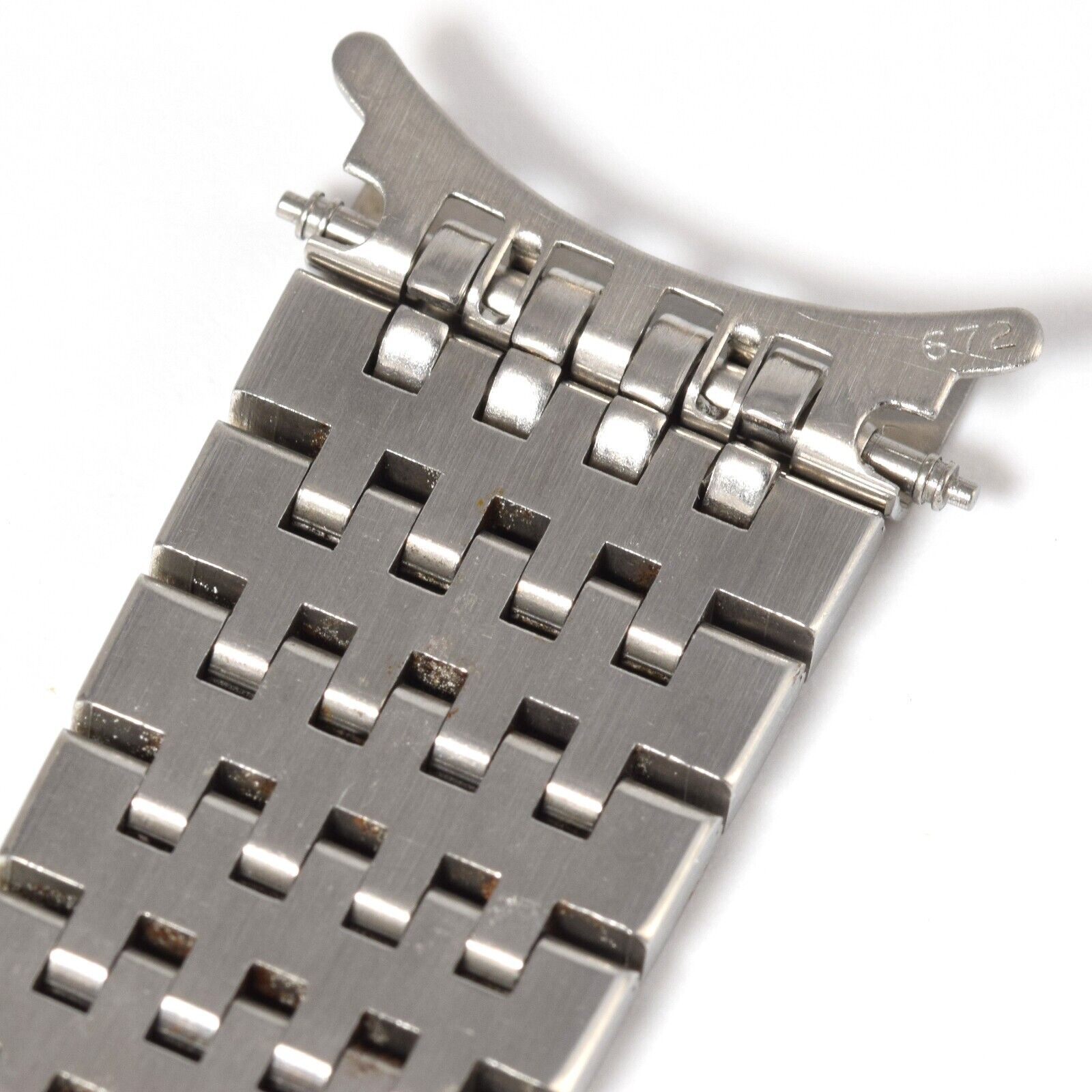 Authentic Vintage Omega 18mm Wide Steel Watch Bracelet with 1193 Clasp and 672 End Links - Image 6